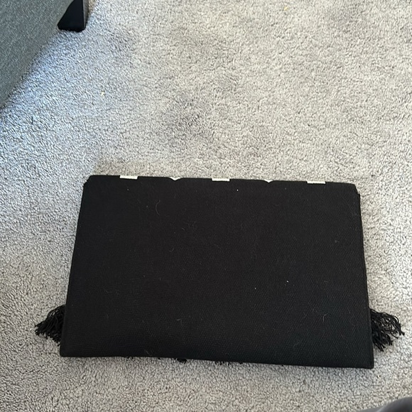 Clutch - Picture 2 of 3